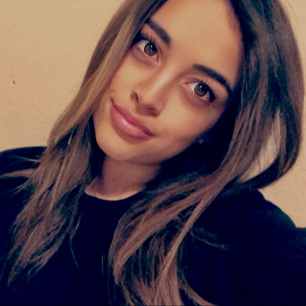 Meet your Posher, Ana